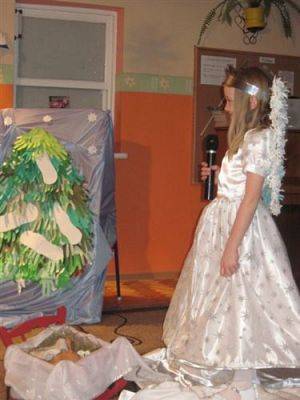 Grafika #28: 15.12.2011 - Przedstawienie Zmartwienie Śnieżynek w wykonaniu dzieci z gr. III