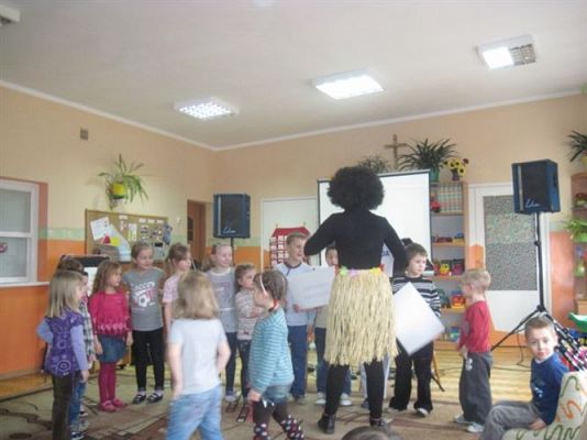 Grafika #14: 15.03.2012 - Audycja muzyczna &quot;Murzynek Bambo w Afryce mieszka - z piosenką dookoła świata&quot;
