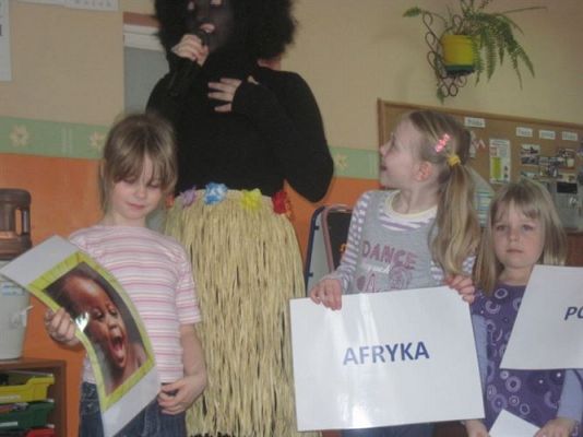 Grafika #20: 15.03.2012 - Audycja muzyczna &quot;Murzynek Bambo w Afryce mieszka - z piosenką dookoła świata&quot;