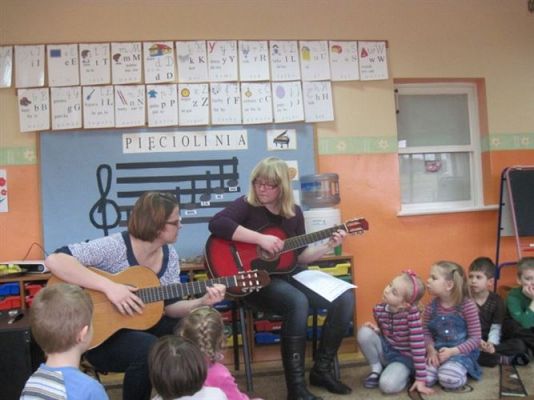 Grafika #1: 14.03.2012 - Lekcja muzyki z P. Natalią