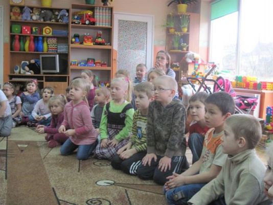 Grafika #4: 14.03.2012 - Lekcja muzyki z P. Natalią