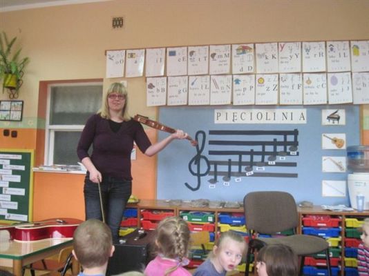 Grafika #11: 14.03.2012 - Lekcja muzyki z P. Natalią