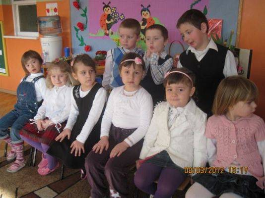 Grafika #8: 08.03.2012 - Dzień Kobiet