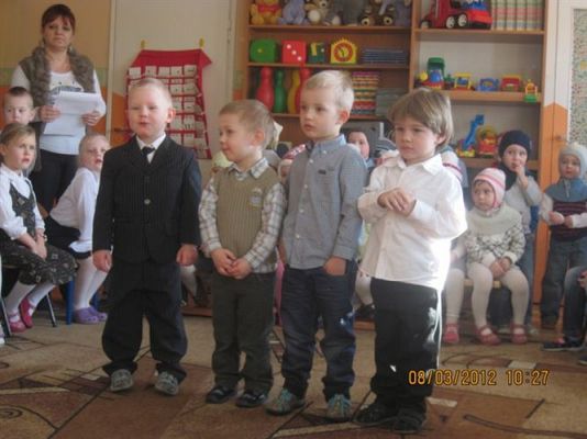 Grafika #18: 08.03.2012 - Dzień Kobiet