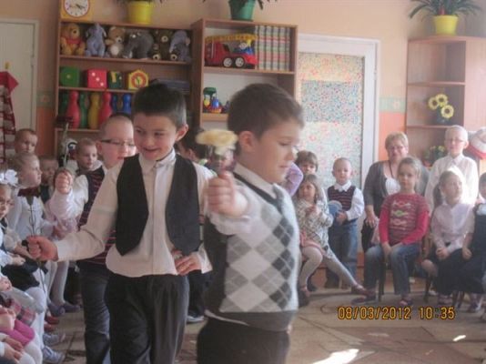 Grafika #31: 08.03.2012 - Dzień Kobiet