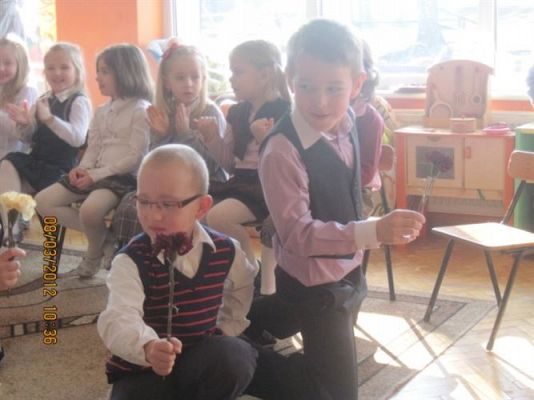 Grafika #35: 08.03.2012 - Dzień Kobiet