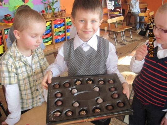 Grafika #49: 08.03.2012 - Dzień Kobiet