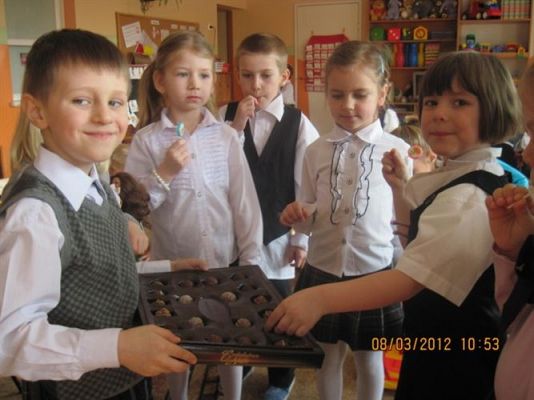 Grafika #50: 08.03.2012 - Dzień Kobiet