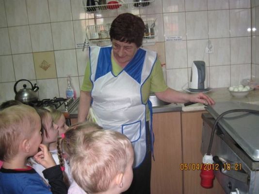 Grafika #10: 06.03.2012 - Maluchy poznają zawód kucharza