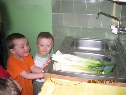 Grafika #11: 06.03.2012 - Maluchy poznają zawód kucharza