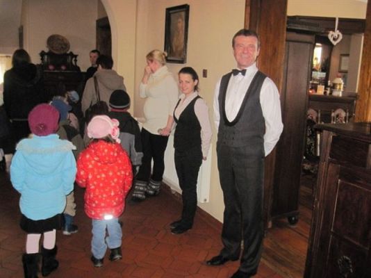 Grafika #1: 17.02.2012 - Lekcja savoir vivre w restauracji w Poraju