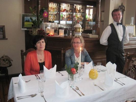 Grafika #19: 17.02.2012 - Lekcja savoir vivre w restauracji w Poraju