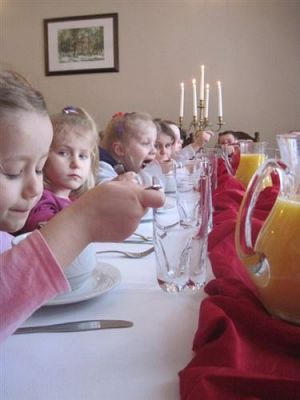 Grafika #31: 17.02.2012 - Lekcja savoir vivre w restauracji w Poraju