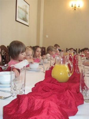 Grafika #32: 17.02.2012 - Lekcja savoir vivre w restauracji w Poraju