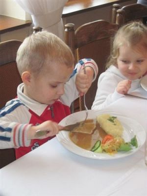 Grafika #45: 17.02.2012 - Lekcja savoir vivre w restauracji w Poraju