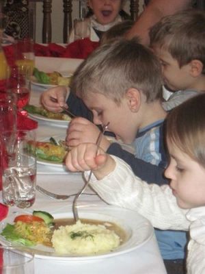 Grafika #46: 17.02.2012 - Lekcja savoir vivre w restauracji w Poraju