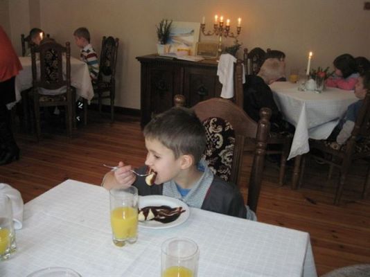 Grafika #74: 17.02.2012 - Lekcja savoir vivre w restauracji w Poraju