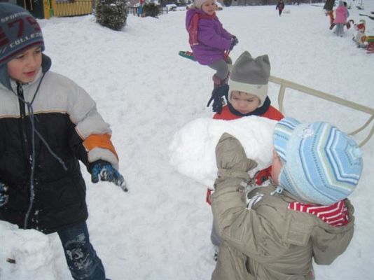 Grafika #0: 15.02.2012 - Zimowe zabawy na śniegu
