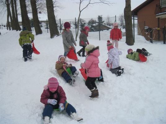 Grafika #2: 15.02.2012 - Zimowe zabawy na śniegu