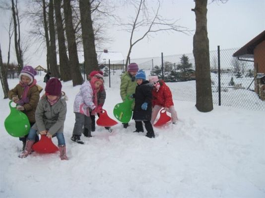 Grafika #3: 15.02.2012 - Zimowe zabawy na śniegu