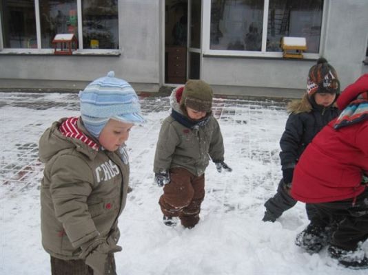 Grafika #6: 15.02.2012 - Zimowe zabawy na śniegu