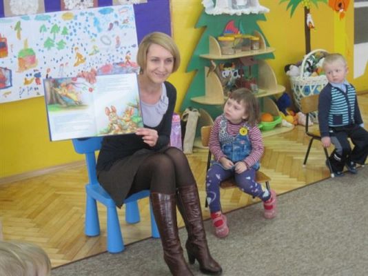 Grafika #2: 19.06.2012 - Rodzice czytają bajki