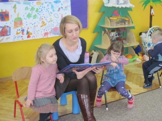 Grafika #3: 19.06.2012 - Rodzice czytają bajki