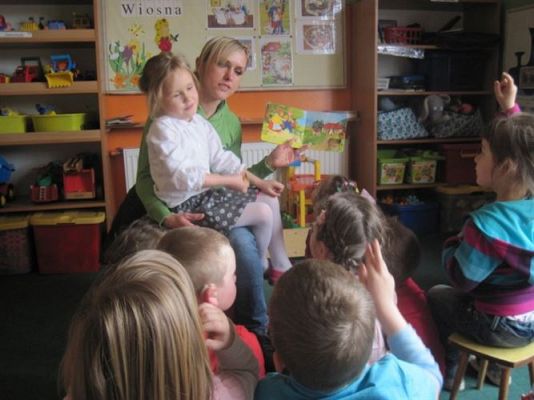 Grafika #9: 19.06.2012 - Rodzice czytają bajki