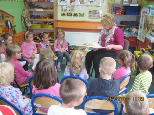 Grafika #11: 19.06.2012 - Rodzice czytają bajki