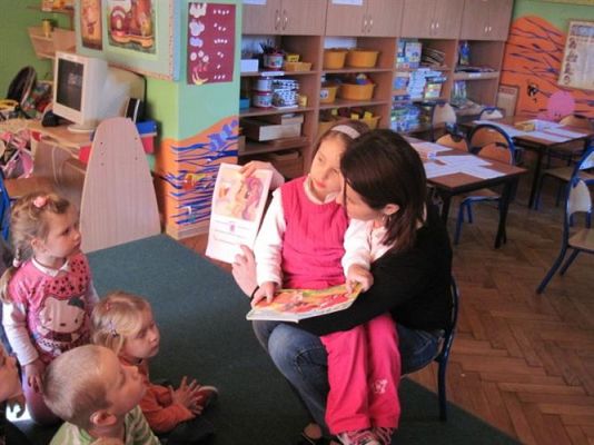 Grafika #16: 19.06.2012 - Rodzice czytają bajki