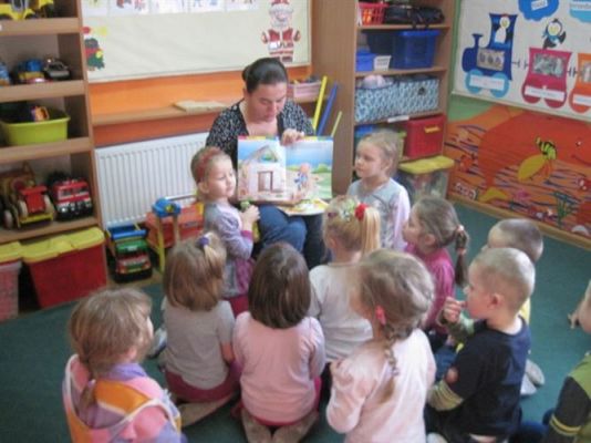 Grafika #28: 19.06.2012 - Rodzice czytają bajki