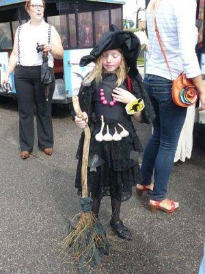 Grafika #12: 04.08.2012 - Dni Gminy Wicko - Parada Czarownic