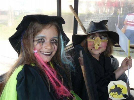 Grafika #29: 04.08.2012 - Dni Gminy Wicko - Parada Czarownic