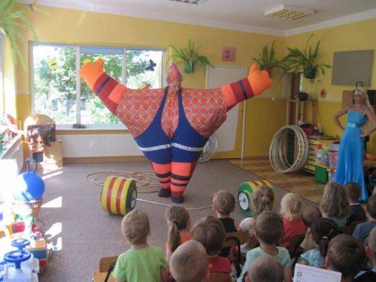 Grafika #10: 25.07.2012 - Wakacyjny pokaz artystów cyrkowych