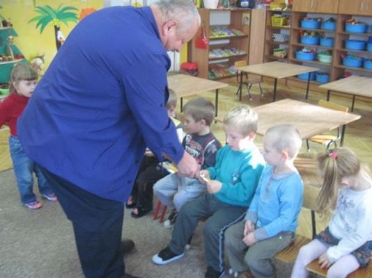 Grafika #4: 11.10.2012 - Odwiedziny pana listonosza