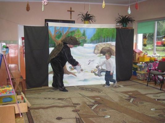 Grafika #6: 09.10.2012 - Przedstawienie teatralne pt. "Niedźwiedź strażnik lasu"