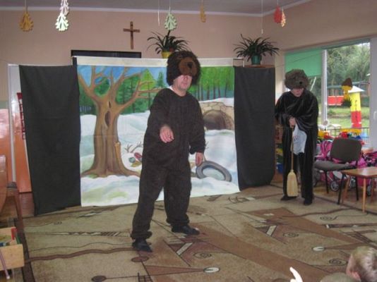 Grafika #7: 09.10.2012 - Przedstawienie teatralne pt. "Niedźwiedź strażnik lasu"