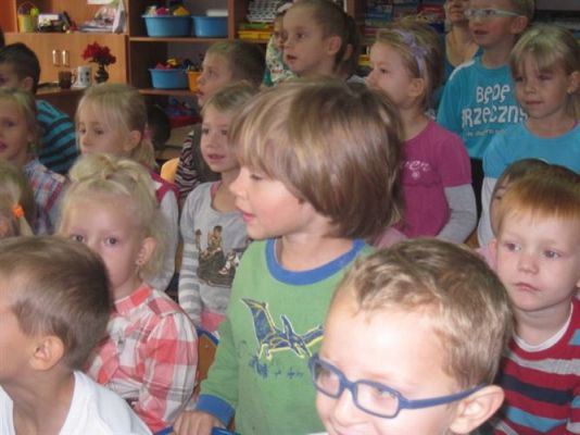 Grafika #13: 09.10.2012 - Przedstawienie teatralne pt. "Niedźwiedź strażnik lasu"