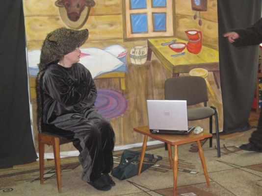 Grafika #16: 09.10.2012 - Przedstawienie teatralne pt. "Niedźwiedź strażnik lasu"