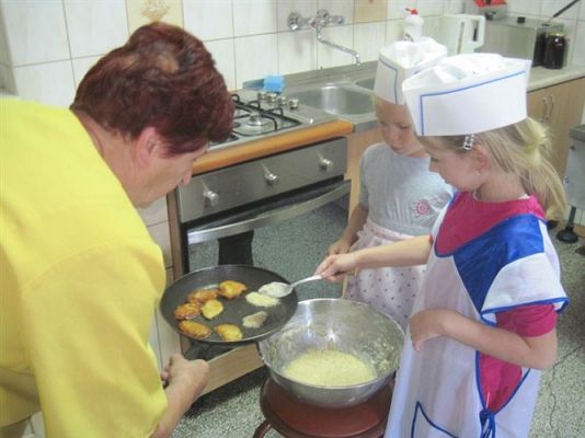 Grafika #8: 20.09.2012 - Pieczemy placki ziemniaczane