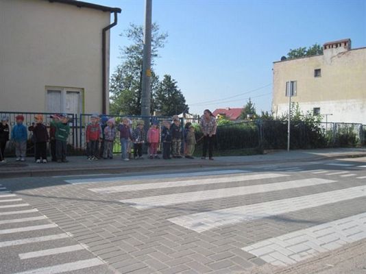 Grafika #4: 18,09,2012 - Maluszki na przejściu dla pieszych