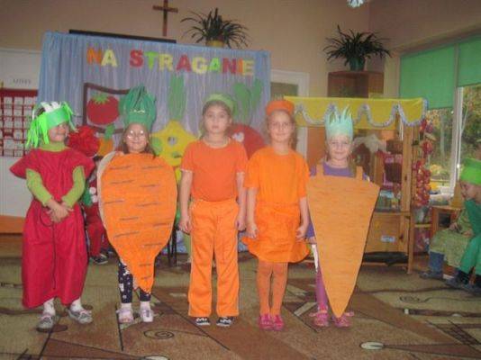 Grafika #6: 24.10.2012 - Wizyta uczniów klas pierwszych. Inscenizacja wiersza "Na straganie"