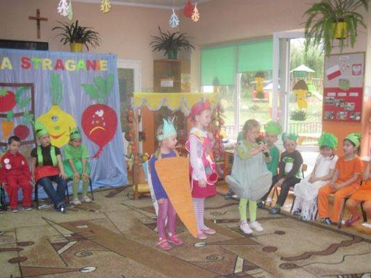 Grafika #28: 24.10.2012 - Wizyta uczniów klas pierwszych. Inscenizacja wiersza "Na straganie"