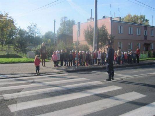 Grafika #5: 19.10.2012 - Spotkanie z policjantami - Jak bezpiecznie przejść przez ulicę