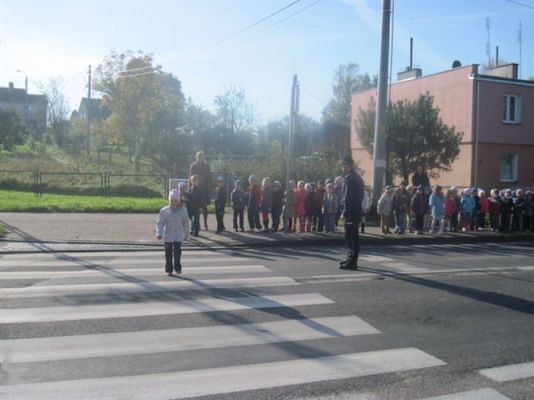 Grafika #11: 19.10.2012 - Spotkanie z policjantami - Jak bezpiecznie przejść przez ulicę