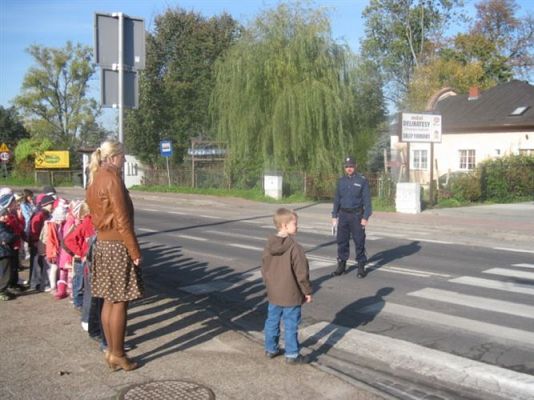 Grafika #12: 19.10.2012 - Spotkanie z policjantami - Jak bezpiecznie przejść przez ulicę
