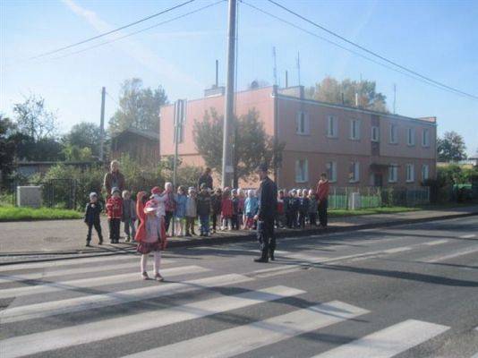 Grafika #15: 19.10.2012 - Spotkanie z policjantami - Jak bezpiecznie przejść przez ulicę