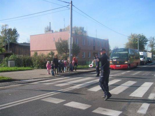 Grafika #24: 19.10.2012 - Spotkanie z policjantami - Jak bezpiecznie przejść przez ulicę