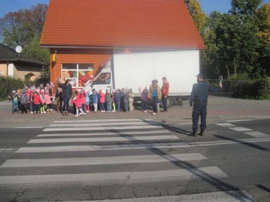 Grafika #28: 19.10.2012 - Spotkanie z policjantami - Jak bezpiecznie przejść przez ulicę