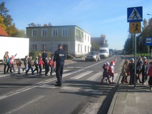 Grafika #32: 19.10.2012 - Spotkanie z policjantami - Jak bezpiecznie przejść przez ulicę